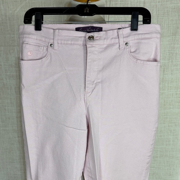 Gloria Vanderbilt Denim - NWOT Gloria Vanderbilt “Amanda” straight-leg ankle jeans - pretty in pink!
